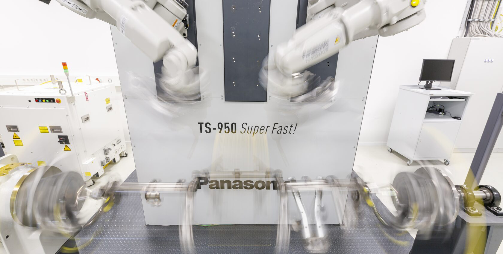 How important are industrial robots for companies? Paka